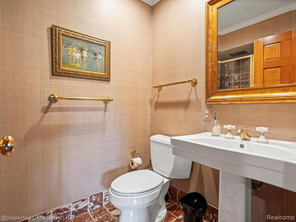 4383 Pine Tree Trail, Bloomfield Hills, MI 48302 — Photo 36