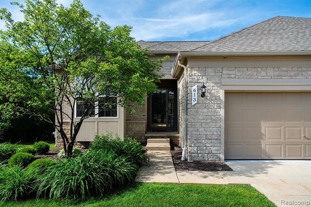 613 Zion Court, Howell, MI 48843