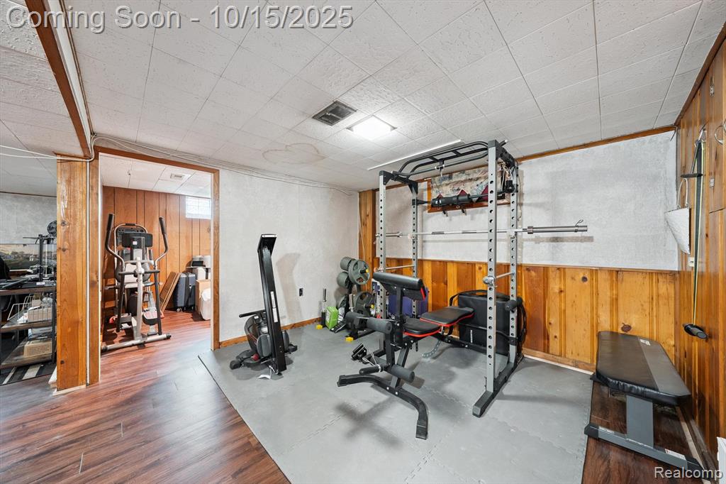 9931 E Clements Circle, Livonia, MI 48150 — Photo 30