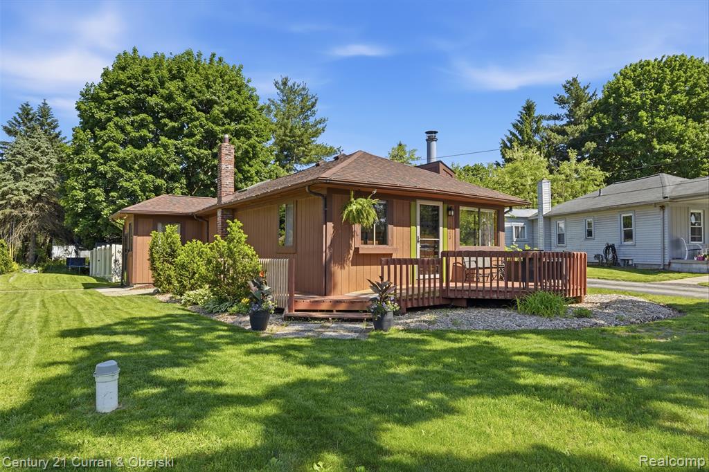 8303 Lagoon Street, Commerce Twp, MI 48382 — Photo 3