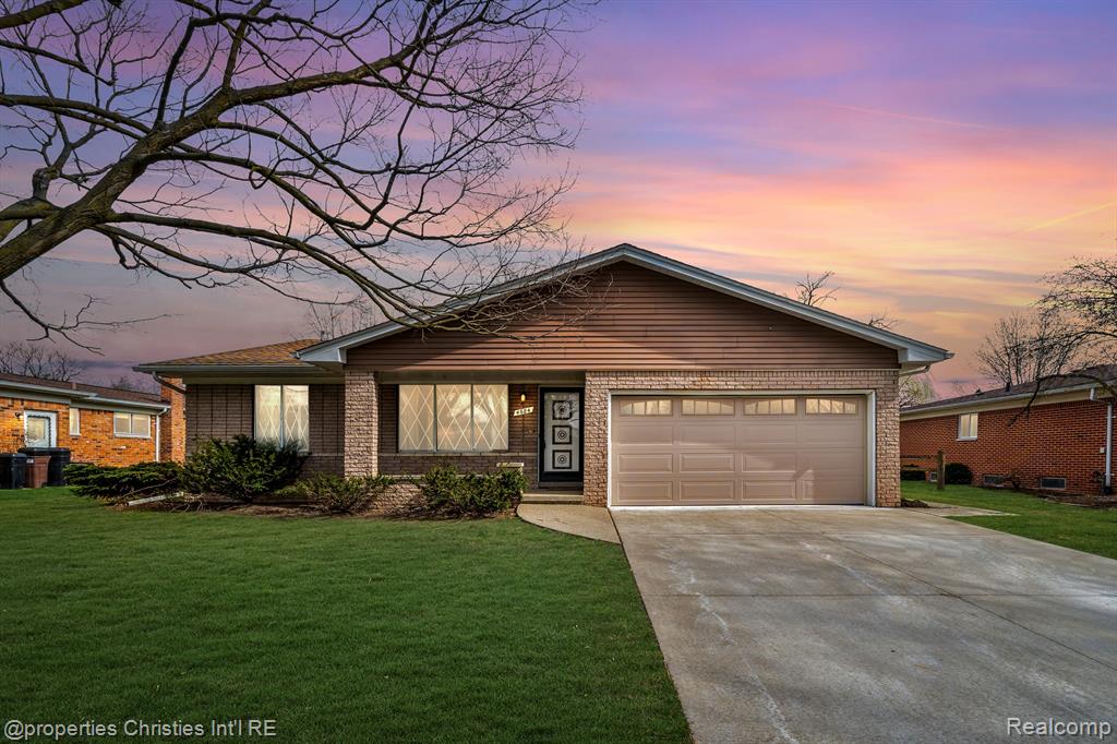 4684 CHAPEL Drive, Troy, MI 48085 — Photo 2