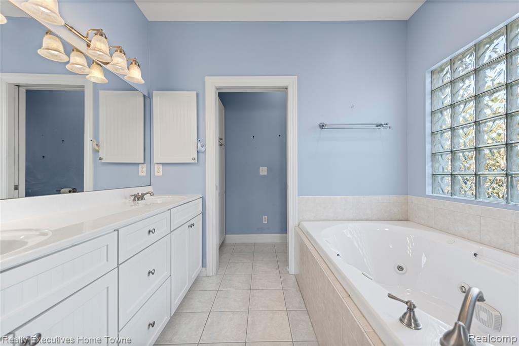 5802 Lakeshore Road, Fort Gratiot, MI 48059 — Photo 41