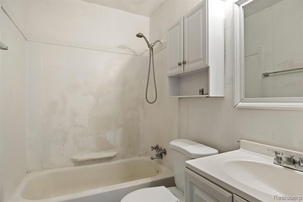 8208 OAK Street, Taylor, MI — Photo 15