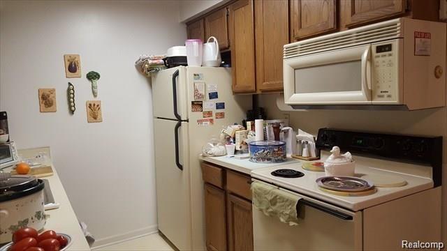 16160 Clarkson Drive, Fraser, MI 48026 — Photo 6