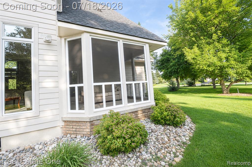 716 Bristol Lane, Orion, MI 48348 — Photo 14