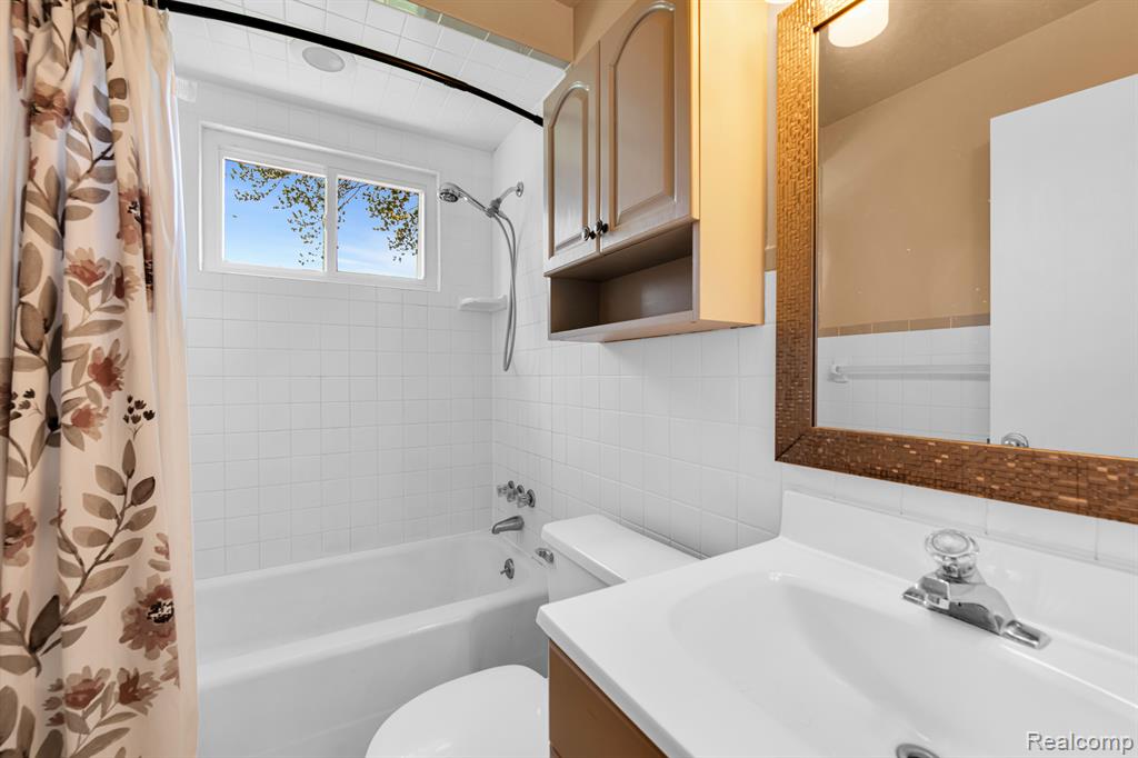 4640 ARDEN Avenue, Warren, MI 48092 — Photo 15