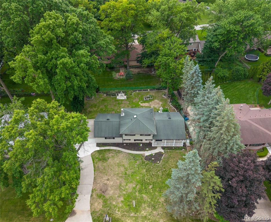 6742 Canterbury Court, Shelby Twp, MI 48316 — Photo 48