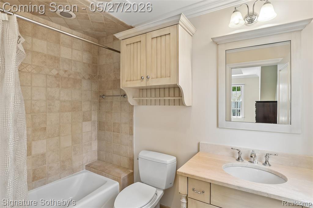 555 Baldwin Court, Birmingham, MI 48009 — Photo 23