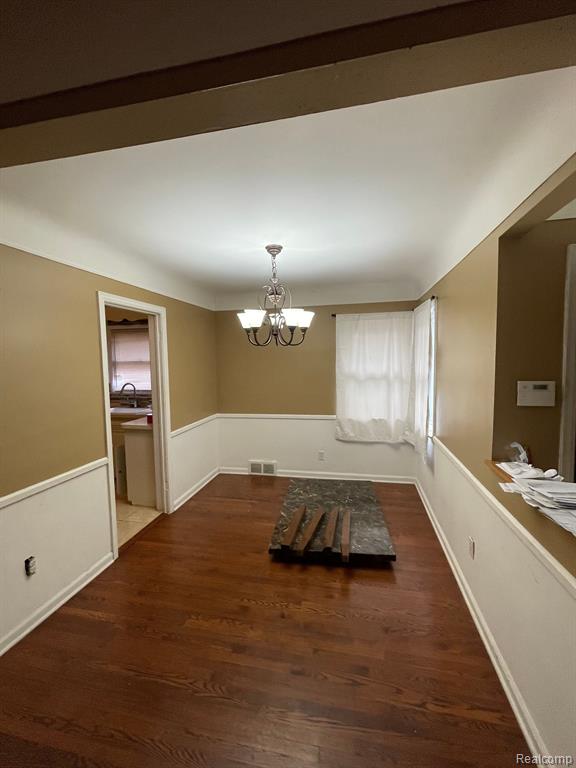 8655 RIVERDALE Street, Dearborn Heights, MI 48127 — Photo 8