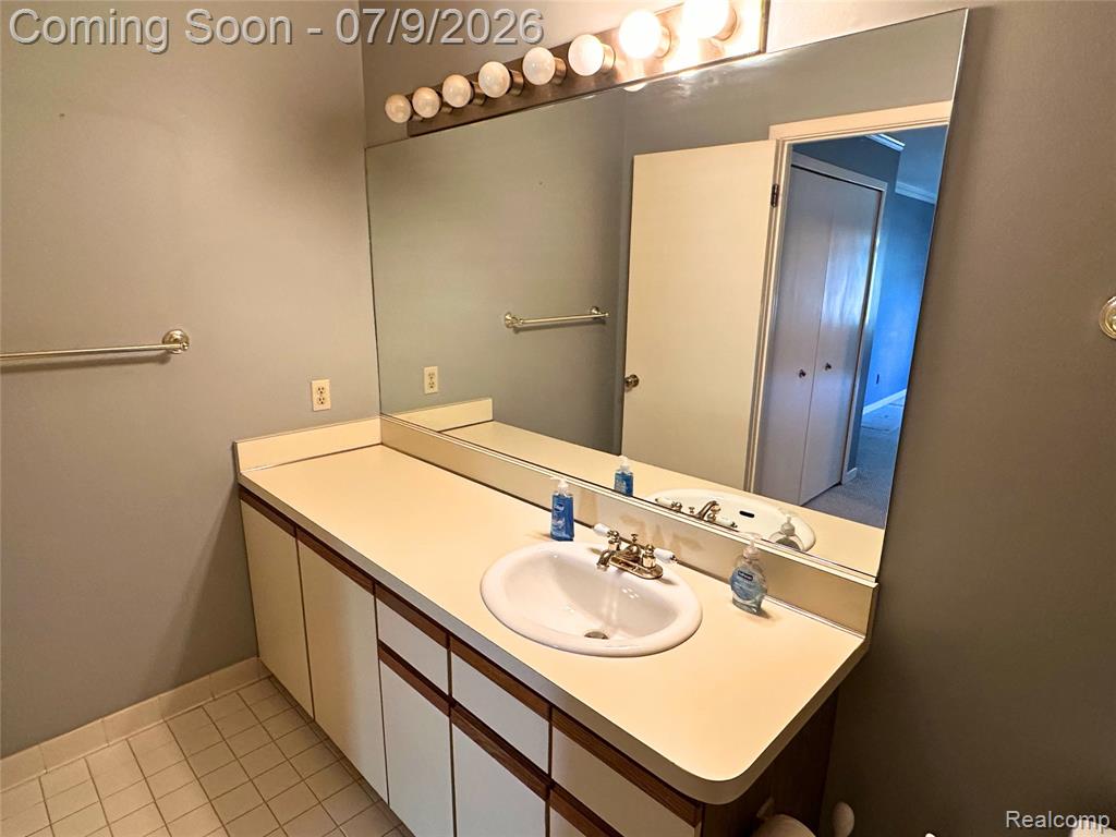 6669 Maple Lakes Drive, West Bloomfield, MI — Photo 12