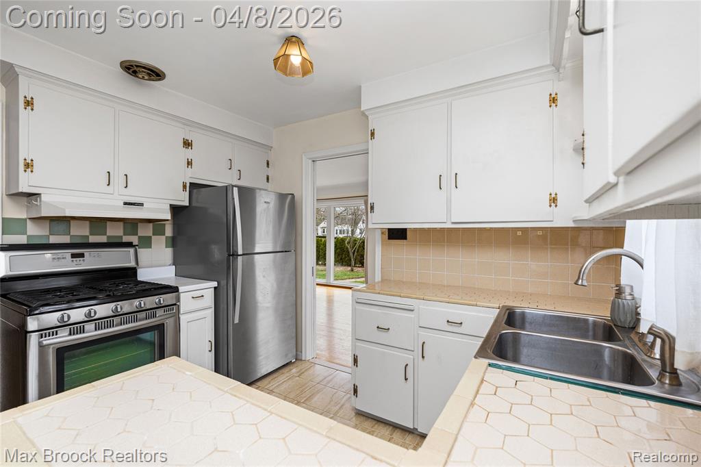 17000 W 13 Mile Road, Beverly Hills, MI 48025 — Photo 16