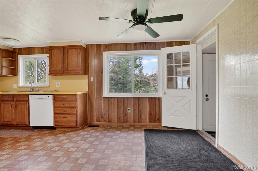138 W Hunters Creek Road, Lapeer, MI 48446 — Photo 5
