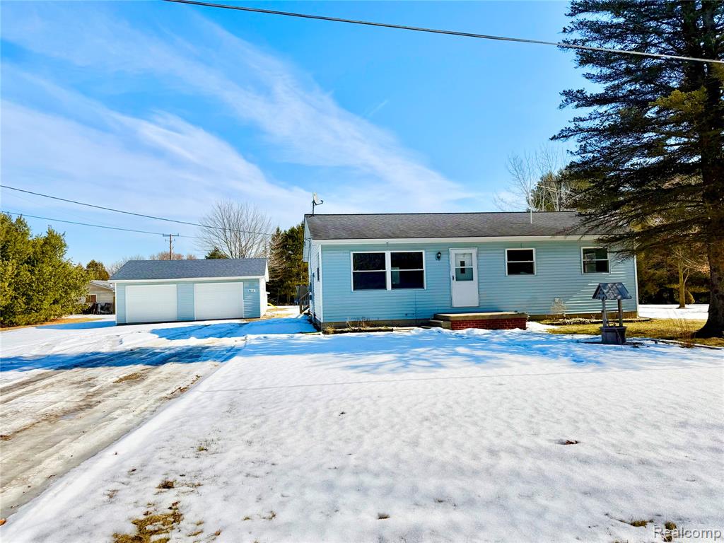 5976 Falkenbury Road, North Branch, MI 48461 — Photo 27