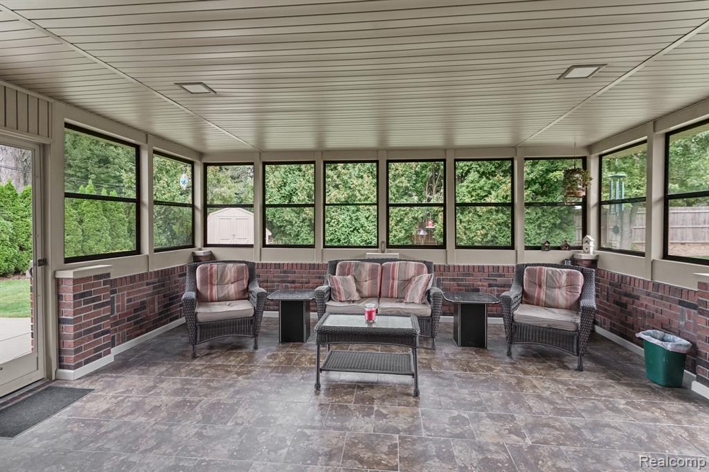 6989 Fredmoor Drive, Troy, MI 48098 — Photo 16