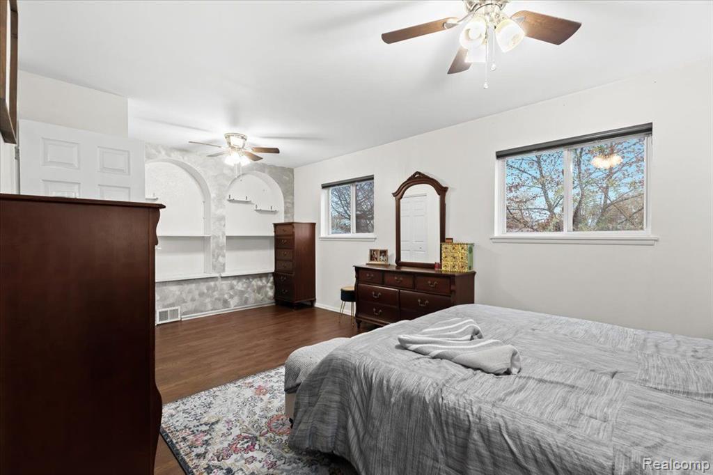 4724 S TUXEDO Drive, Warren, MI 48092 — Photo 12