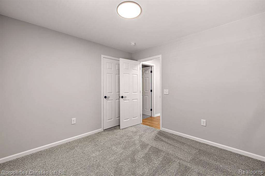 4125 S Newton Road, Commerce Twp, MI 48390 — Photo 28
