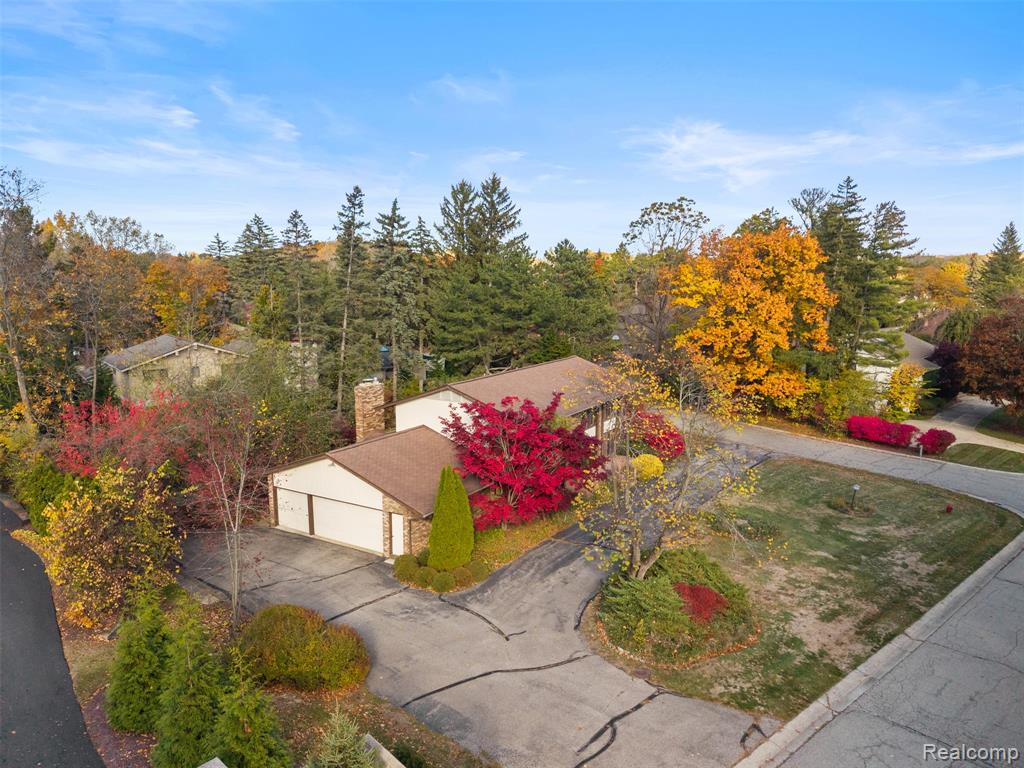4724 Tara Court, West Bloomfield, MI 48323 — Photo 47