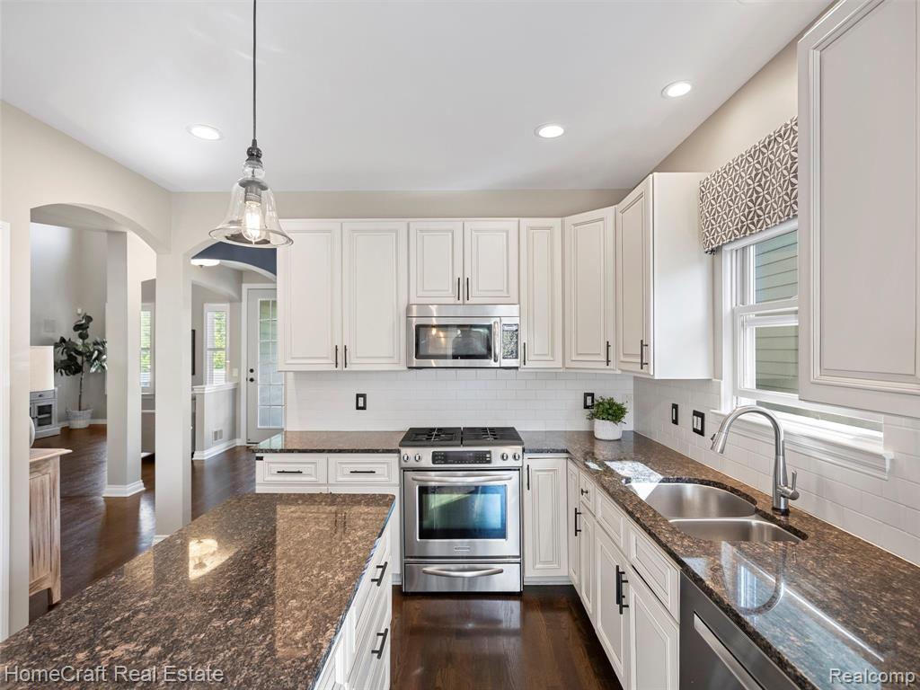 50211 Grant Street, Canton, MI 48188 — Photo 13