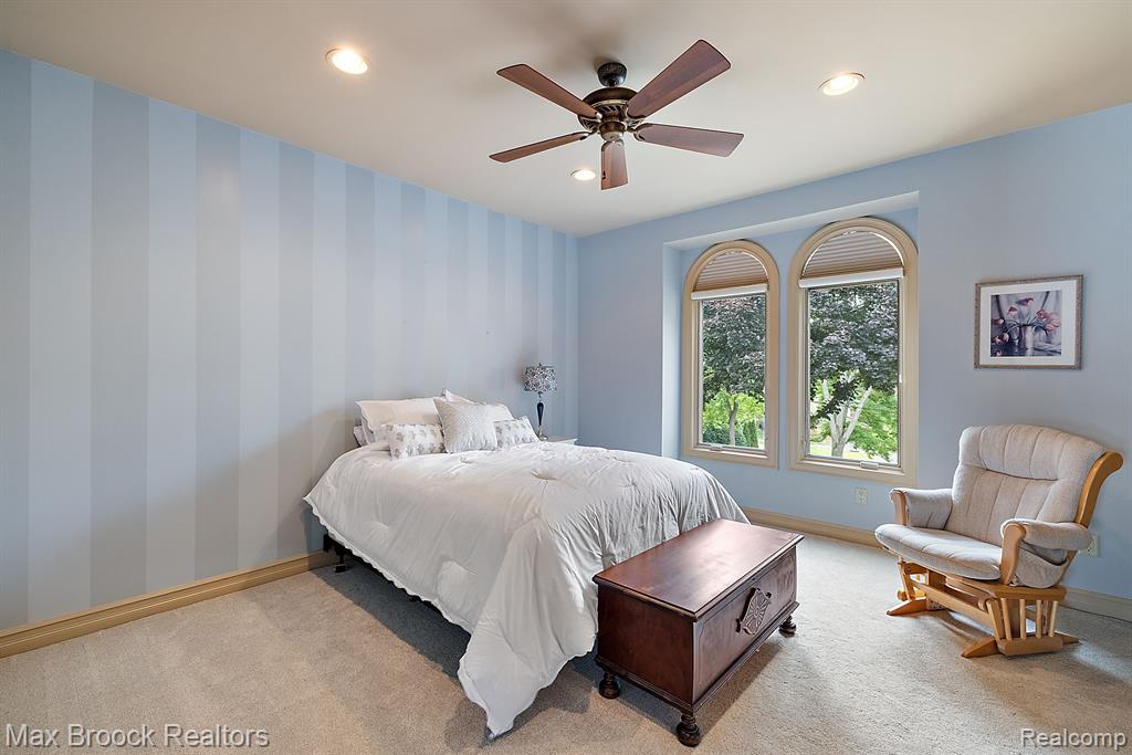 6340 Lakeshore Street, West Bloomfield, MI 48323 — Photo 28