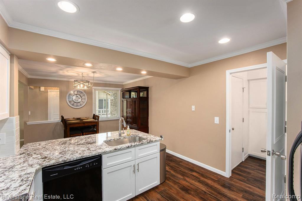 48830 WINDMILL Circle W, Macomb, MI 48044 — Photo 11