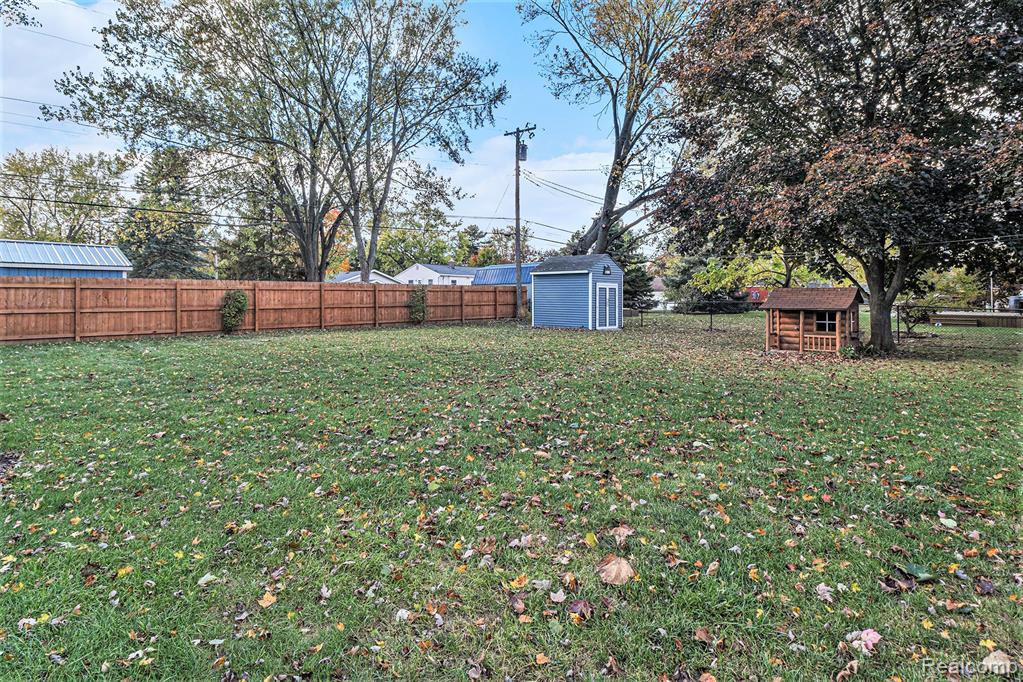6391 Rowley Boulevard, Waterford, MI 48329 — Photo 22