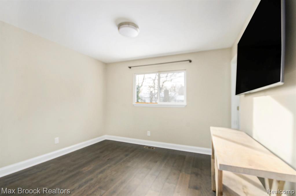 720 Hamlet Court, Auburn Hills, MI 48326 — Photo 15