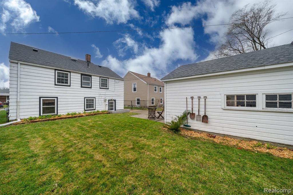 8107 Kaltz, Center Line, MI 48015 — Photo 18