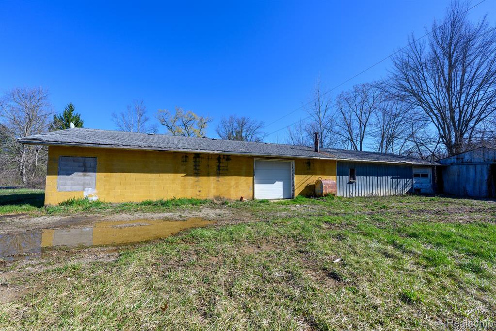 8860 PONTIAC Trail, South Lyon, MI 48178 — Photo 14
