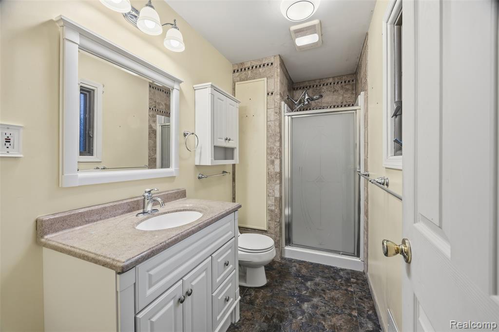21650 Telegraph Road, Romulus, MI 48174 — Photo 17