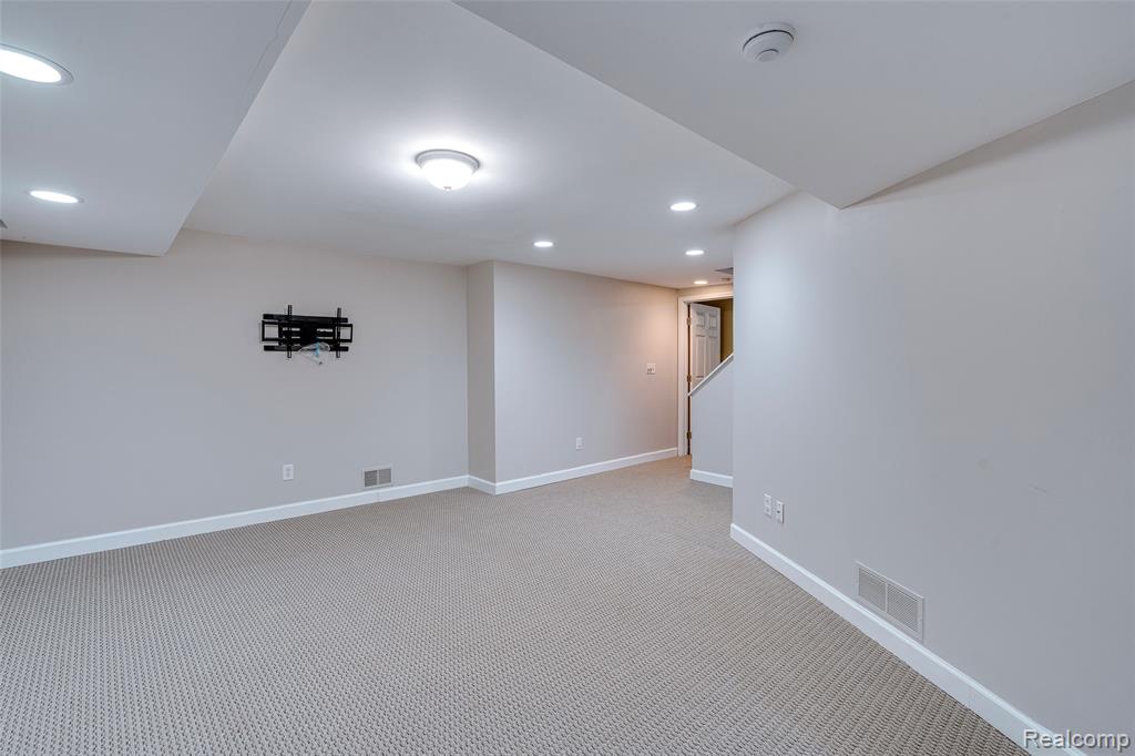 42162 Saratoga Circle, Canton, MI 48187 — Photo 29