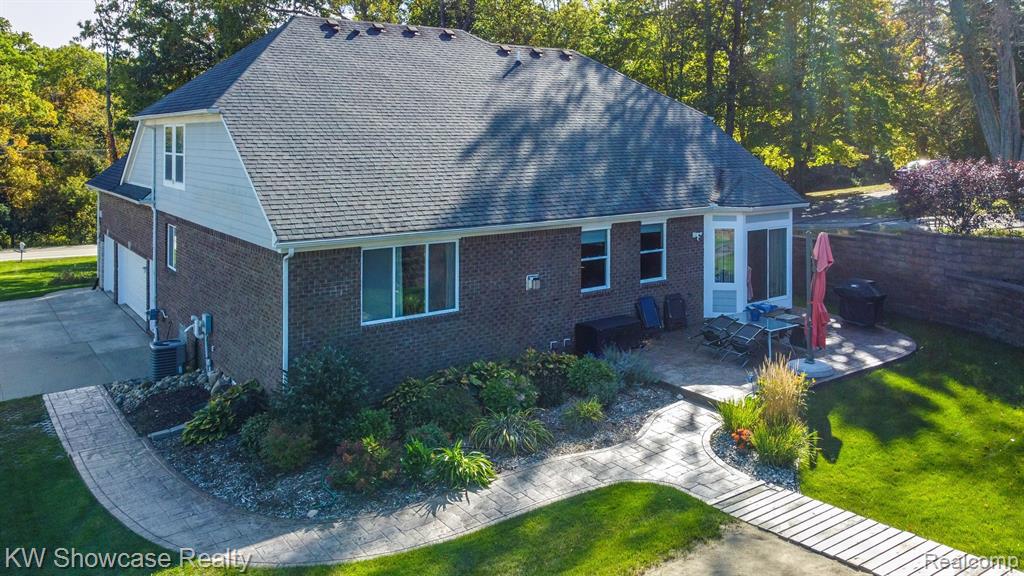 4594 CLIFFORD Road, Brighton, MI 48116 — Photo 47