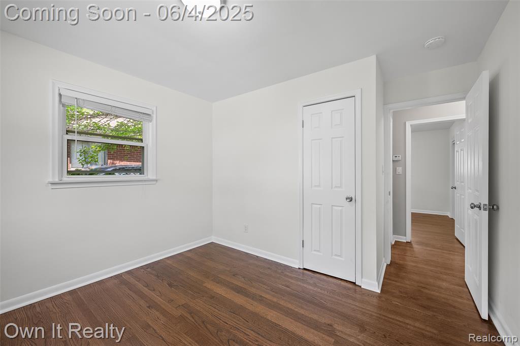 8415 N Evangeline Street, Dearborn Heights, MI 48127 — Photo 21