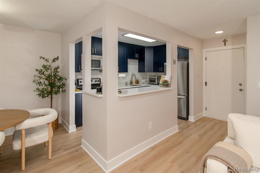 30445 W 14 MILE Road, 52, Farmington Hills, MI 48334 — Photo 6