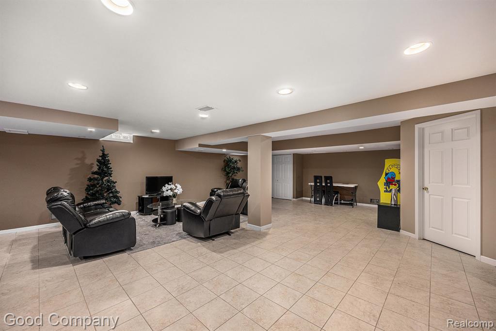 52117 Pebble Creek Drive, New Baltimore, MI 48047 — Photo 24