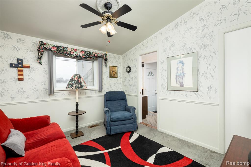 9743 Garden Street, Livonia, MI 48150 — Photo 12