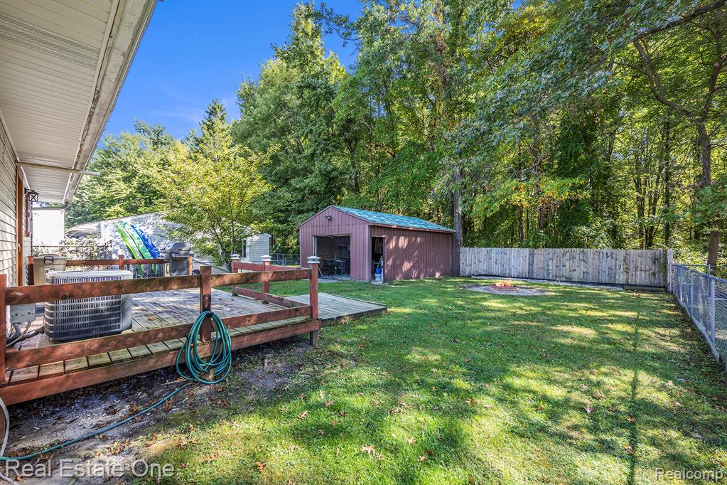 9445 Lakepointe Boulevard, Clay, MI 48001 — Photo 5
