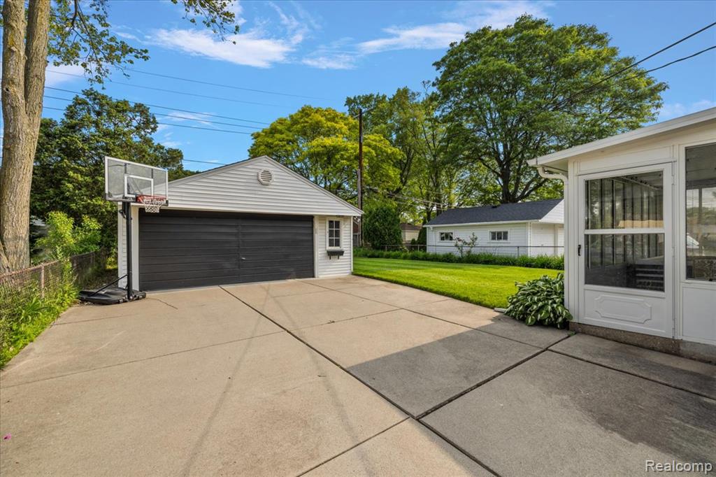 436 W Sunnybrook Drive, Royal Oak, MI 48073 — Photo 53