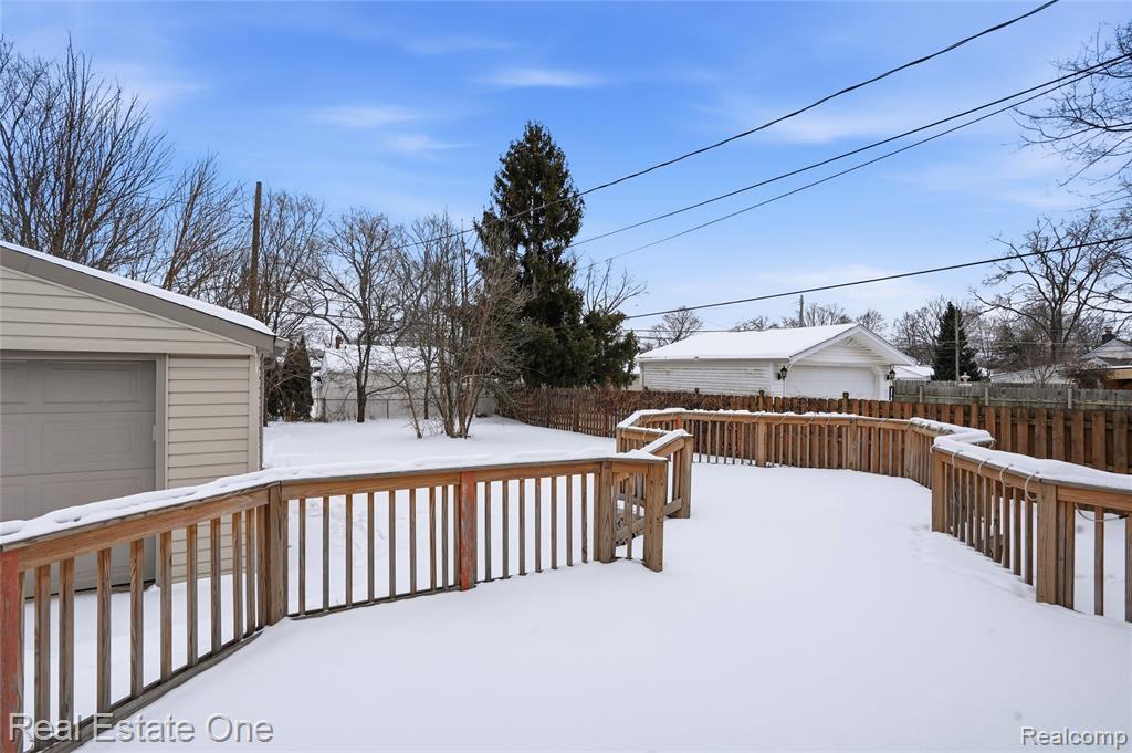 8422 Robindale Avenue, Dearborn Heights, MI 48127 — Photo 28