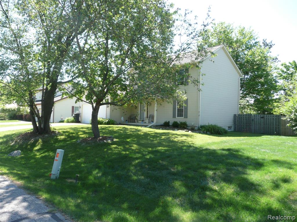 2388 Ava, Howell, MI 48843 — Photo 2