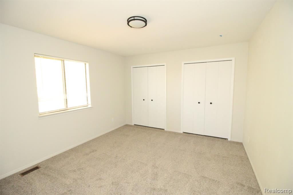 40831 HIGHPOINTE Drive, Clinton Twp, MI 48038 — Photo 27