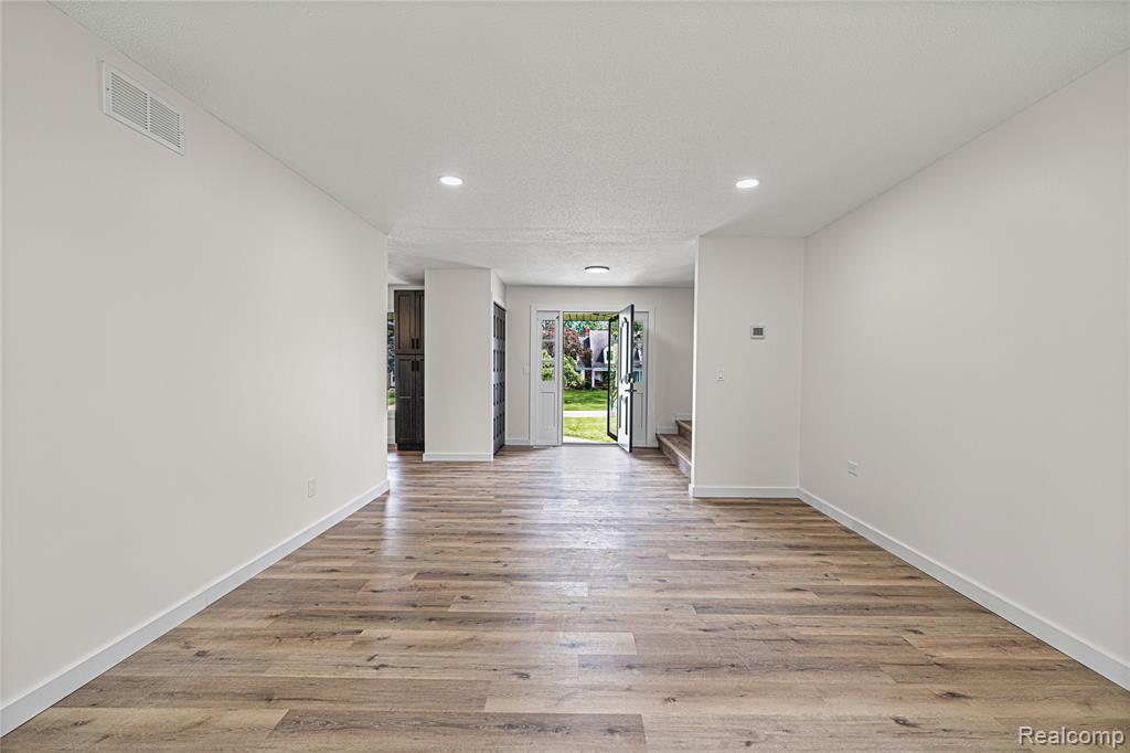 507 Charing Cross Drive, Grand Blanc, MI 48439 — Photo 31