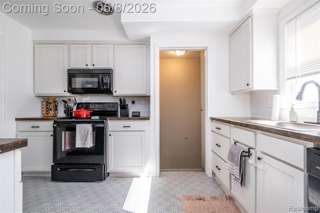 8796 Saratoga Street, Oak Park, MI 48237 — Photo 15