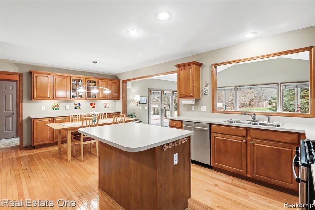 5045 Ashford Road, Clarkston, MI 48348 — Photo 10