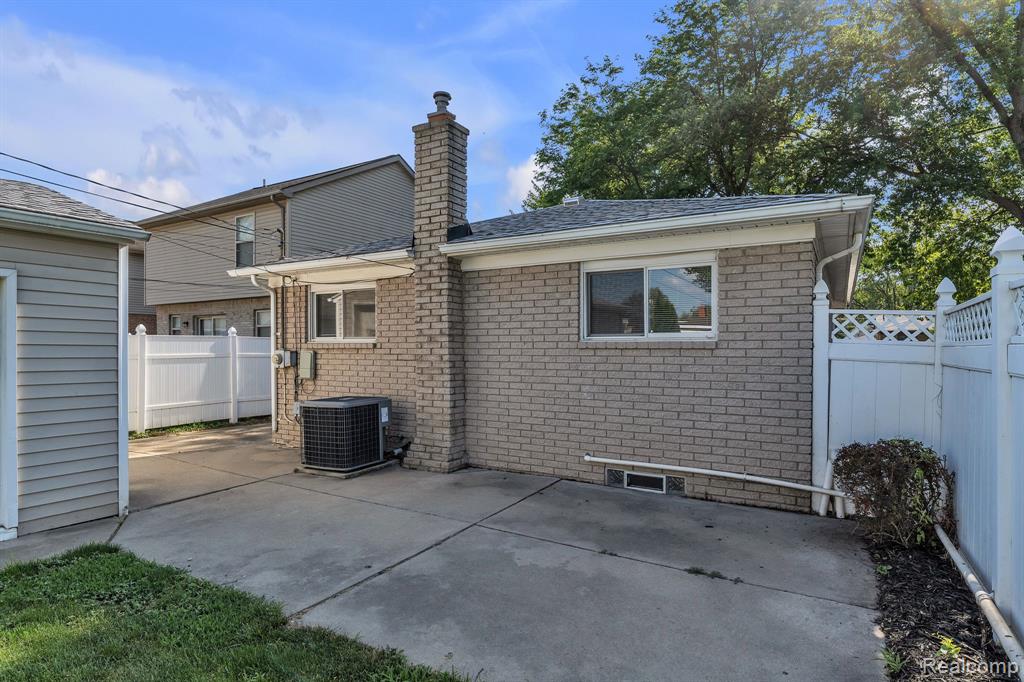 4197 Monroe Street, Dearborn Heights, MI 48125 — Photo 36