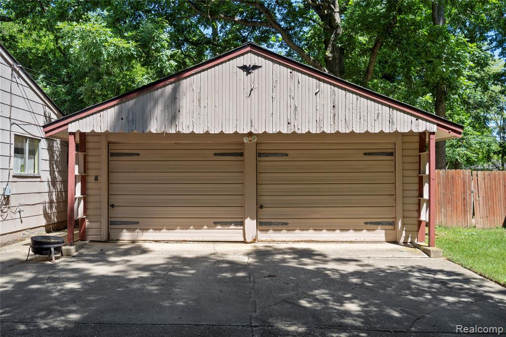 4030 Letart Avenue, Waterford, MI 48329 — Photo 18