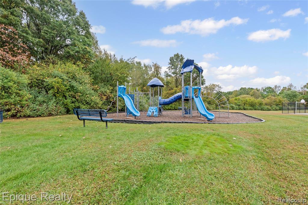 83 Elm Avenue, Highland, MI — Photo 25