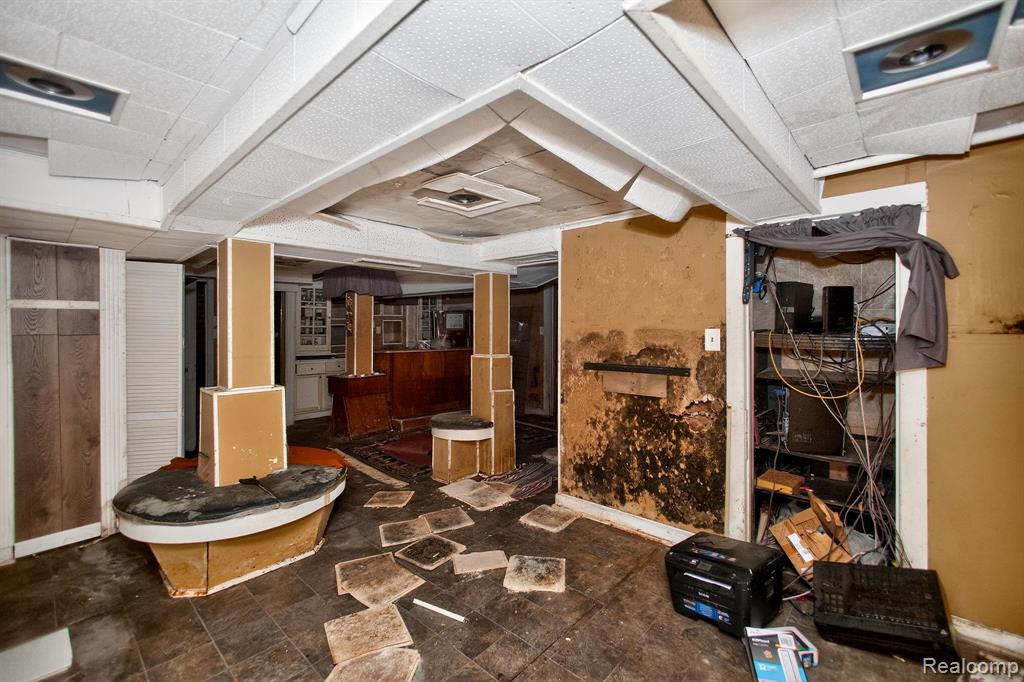 2437 Longfellow Street, Detroit, MI 48206 — Photo 44