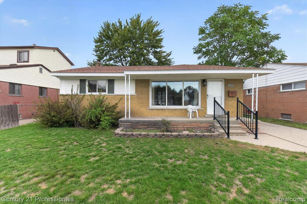 30828 Fernwood Street, Westland, MI 48186