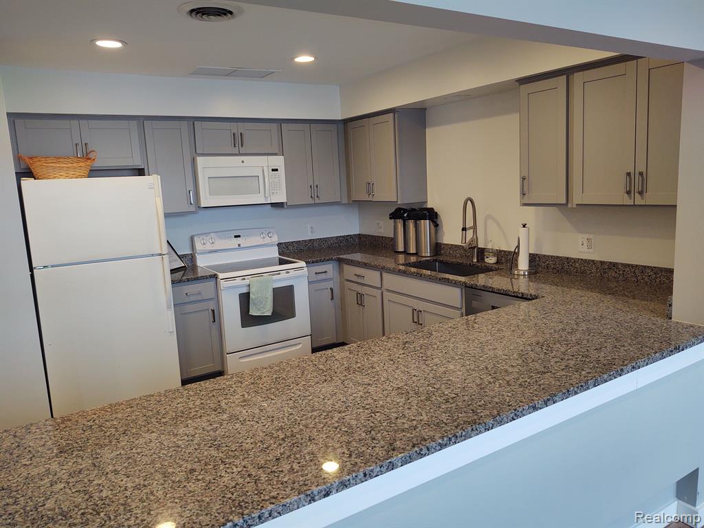 19724 DEARBORN Court, Northville, MI 48167 — Photo 20