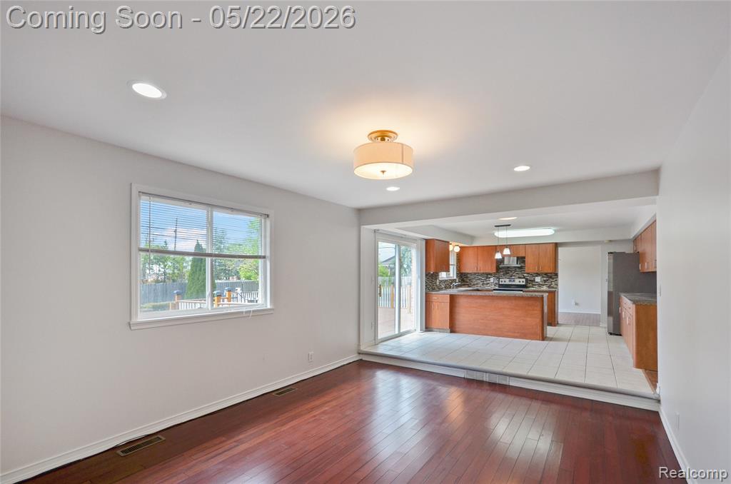 4048 Augustine Drive, Sterling Heights, MI 48310 — Photo 23